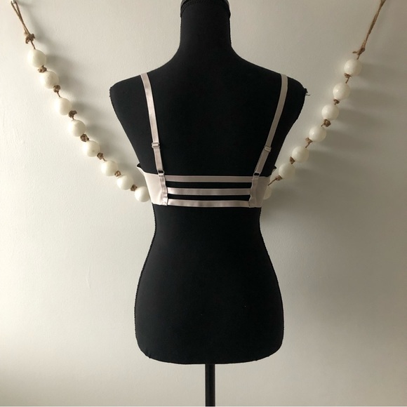 New BODY CULTURE, INC. Light Grey Silver Front Closure Bra 36B - Picture 9 of 11